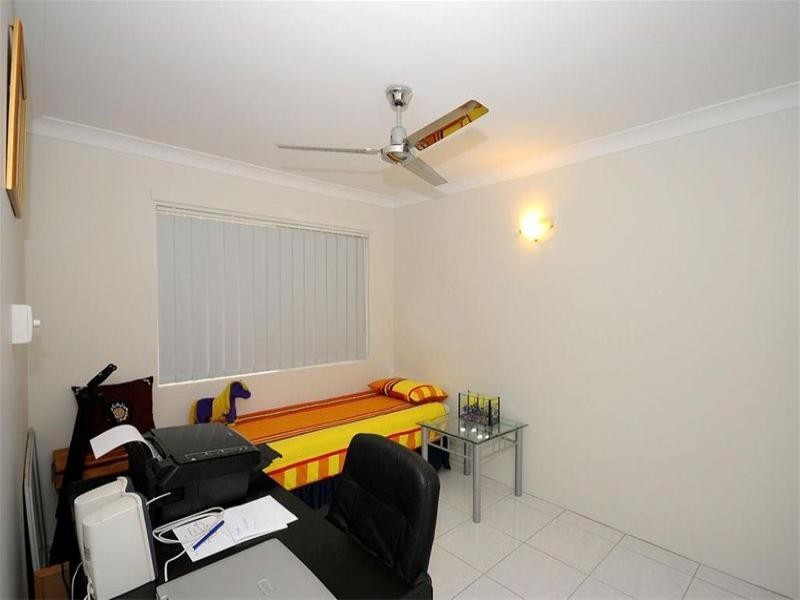 9/477 Esplanade, Torquay QLD 4655