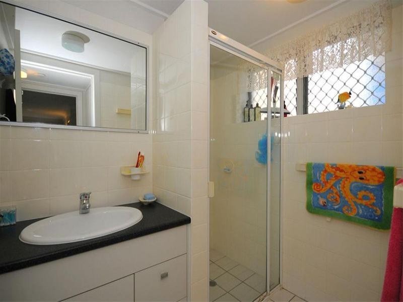 9/477 Esplanade, Torquay QLD 4655