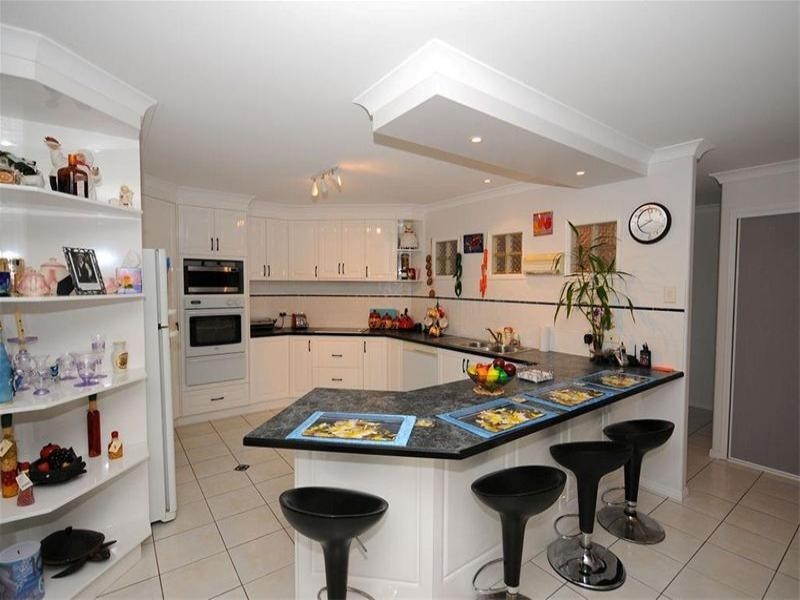 12 Surrey Court, Kawungan QLD 4655