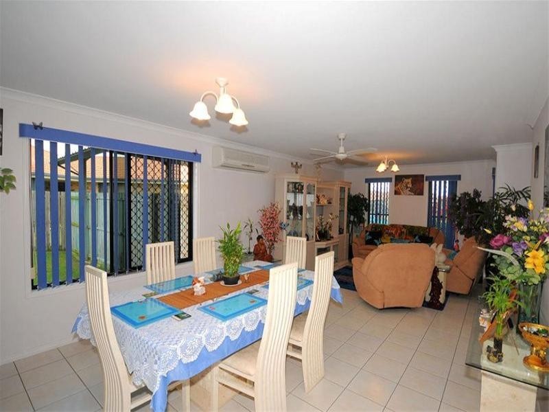 12 Surrey Court, Kawungan QLD 4655