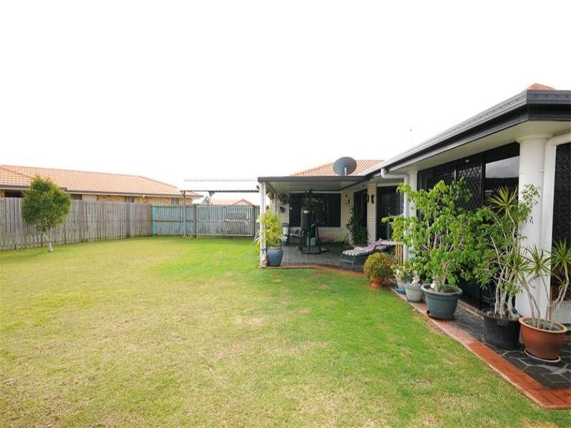 12 Surrey Court, Kawungan QLD 4655