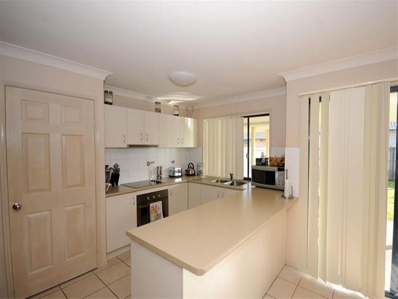 40 Anchorage Circuit, Point Vernon QLD 4655