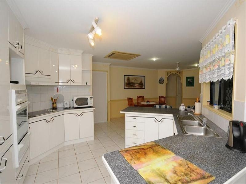 11 Thornbill Drive, Eli Waters QLD 4655