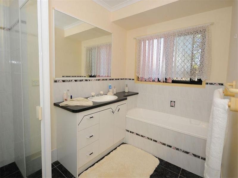 11 Thornbill Drive, Eli Waters QLD 4655