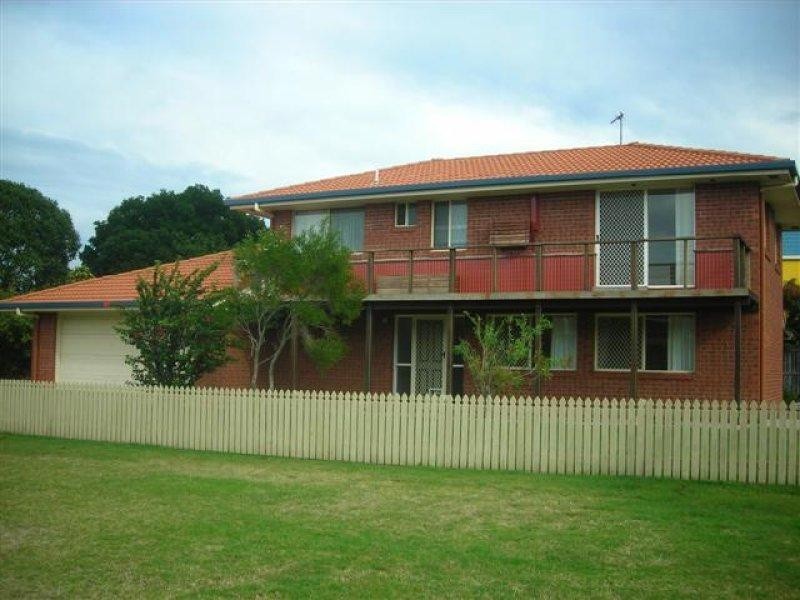 188 Cypress Street, Urangan QLD 4655