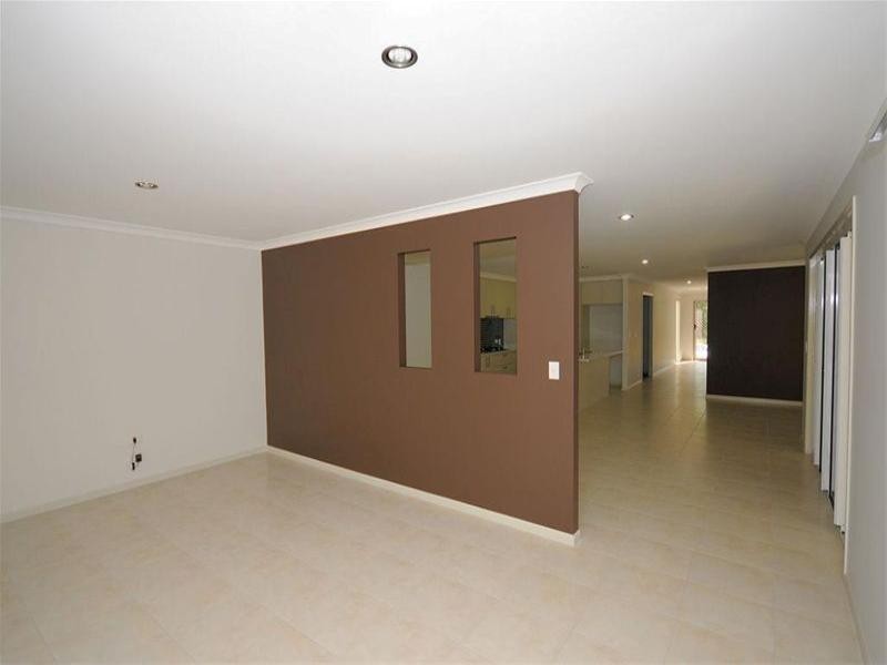 9 Cumberland Court, Point Vernon QLD 4655