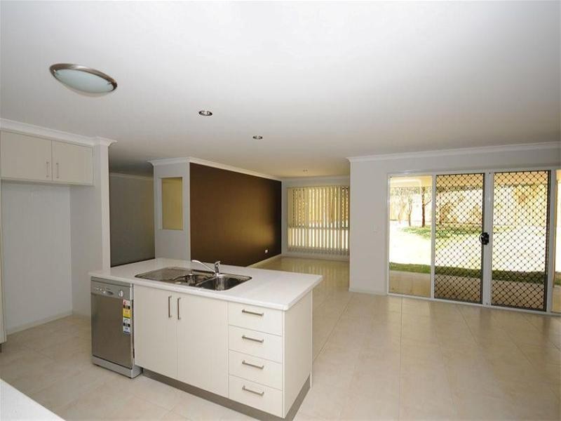 9 Cumberland Court, Point Vernon QLD 4655