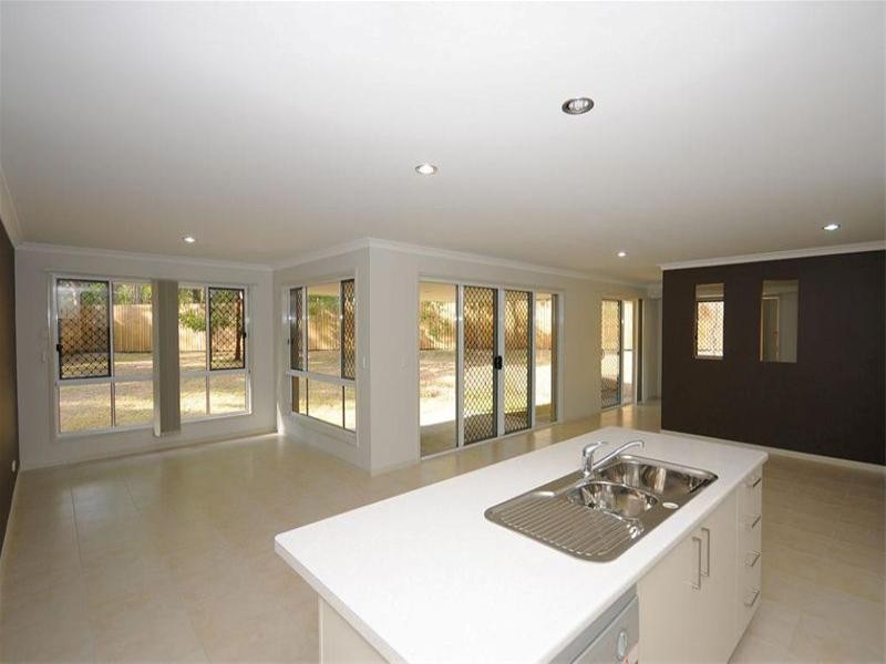 9 Cumberland Court, Point Vernon QLD 4655