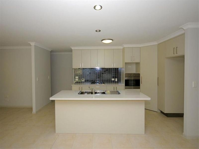 9 Cumberland Court, Point Vernon QLD 4655