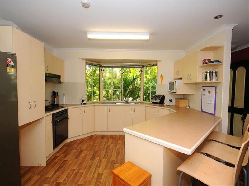 6 Beacon Road, Booral QLD 4655