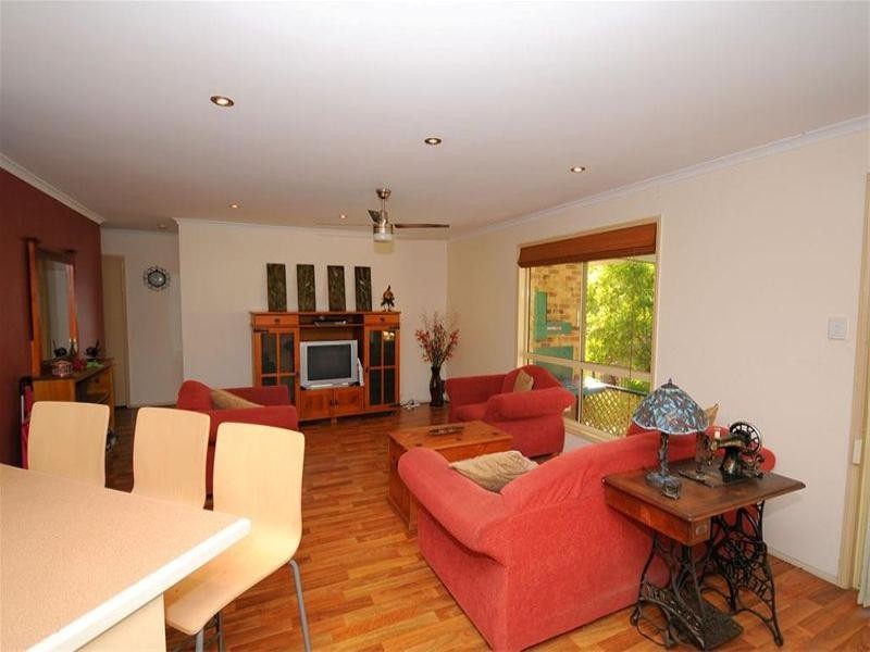 6 Beacon Road, Booral QLD 4655