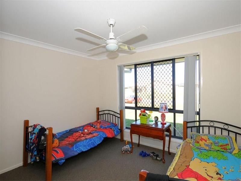 5 Pharlap Court, Point Vernon QLD 4655