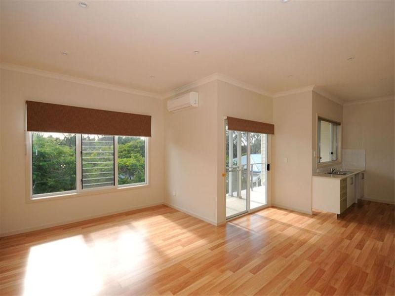 3/5 Pulgul Street, Urangan QLD 4655