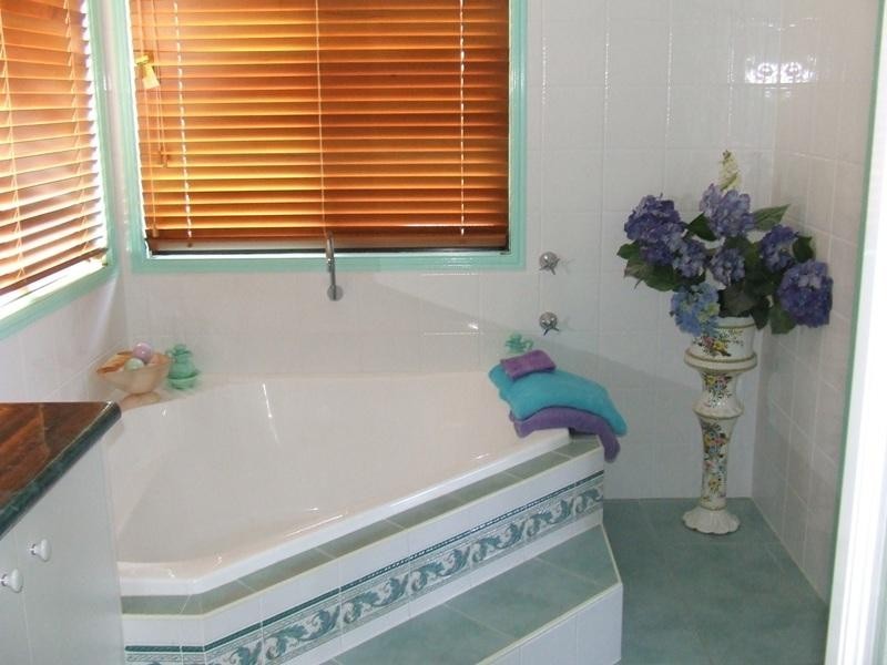 18 Ariadne Street, River Heads QLD 4655