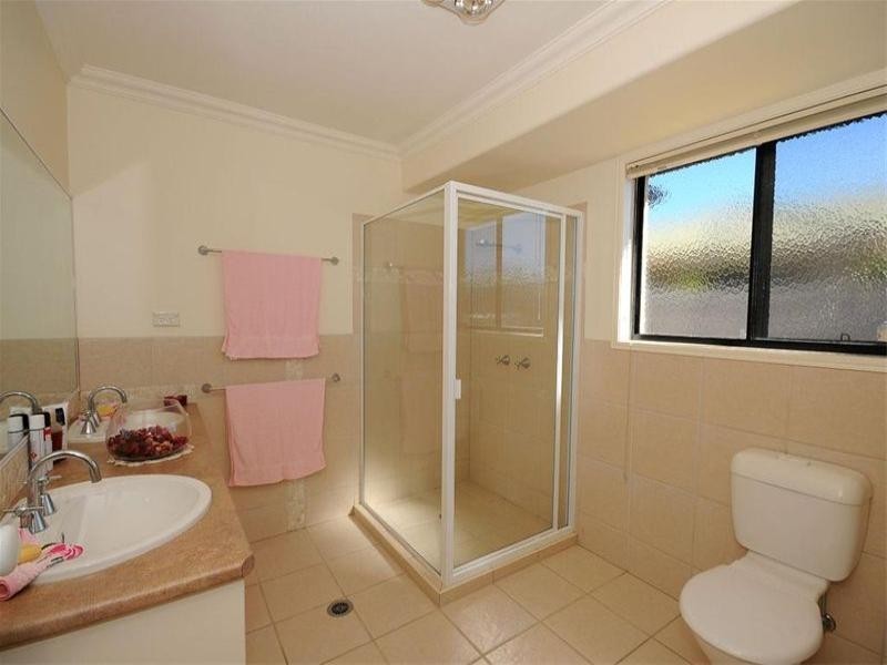 3 Surrey Court, Kawungan QLD 4655