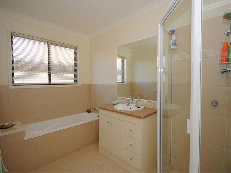 3 Surrey Court, Kawungan QLD 4655