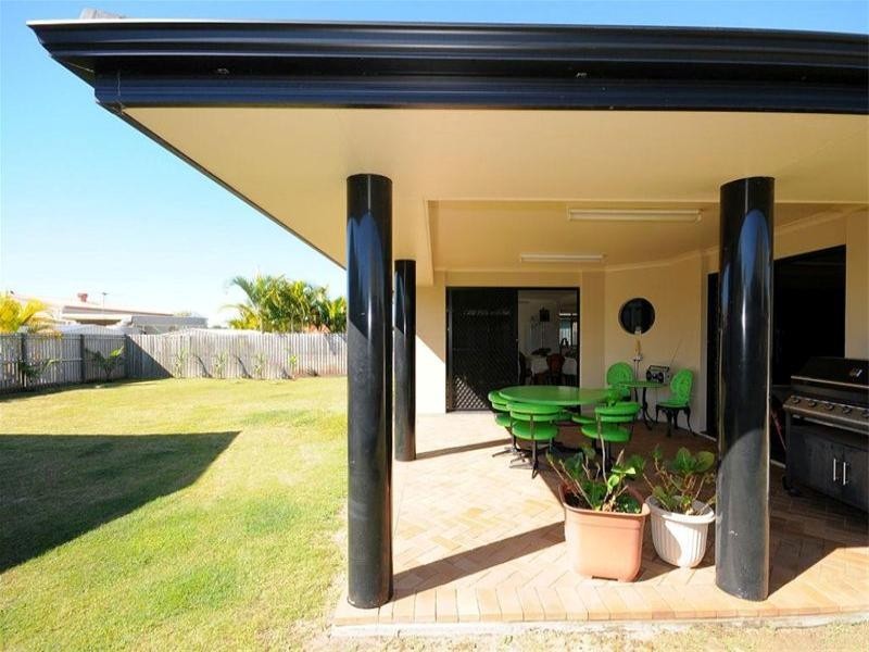 3 Surrey Court, Kawungan QLD 4655