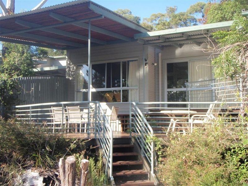 U 127 Satinay, Kingfisher Bay, Fraser Island QLD 4581