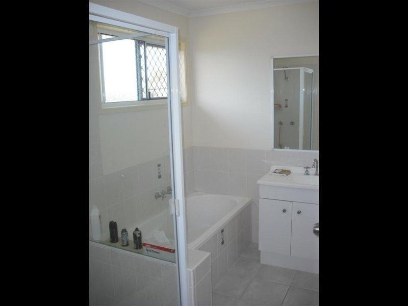 1 Sirius Court, Eli Waters QLD 4655