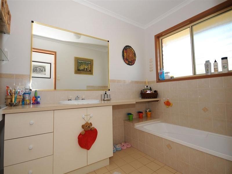 8 Elm Court, Kawungan QLD 4655