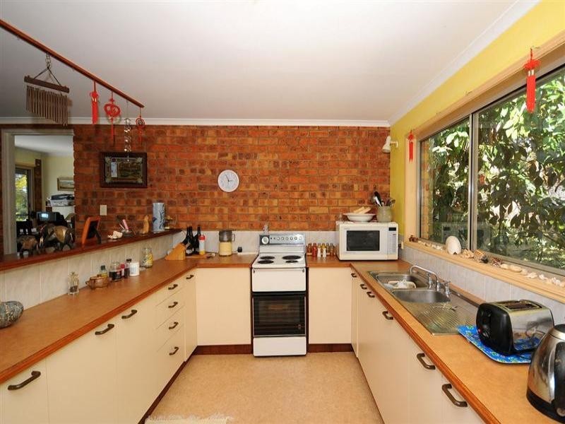 6 Seaview Court, Dundowran QLD 4655