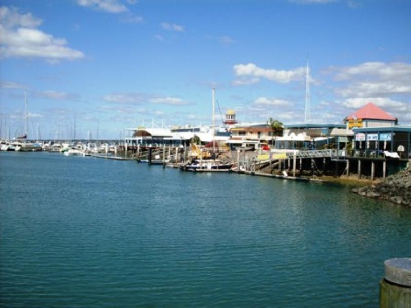 1/17 Bucaneer Avenue, Urangan QLD 4655