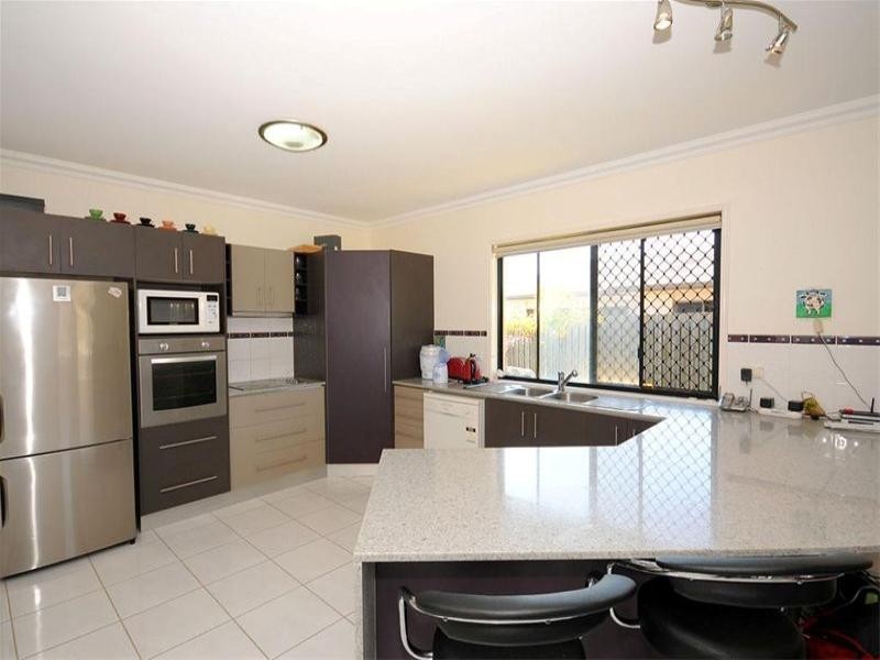 9 Harrison Circuit, Urangan QLD 4655