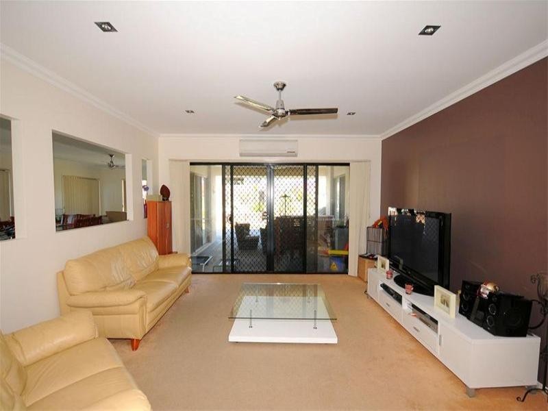 9 Harrison Circuit, Urangan QLD 4655