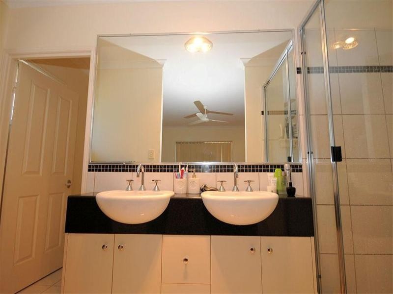 9 Harrison Circuit, Urangan QLD 4655