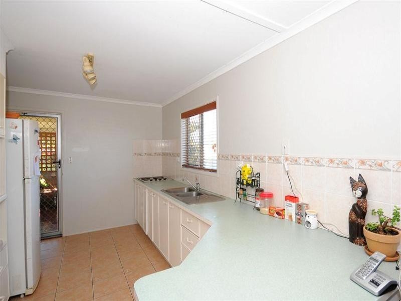 7 Saunders Street, Point Vernon QLD 4655