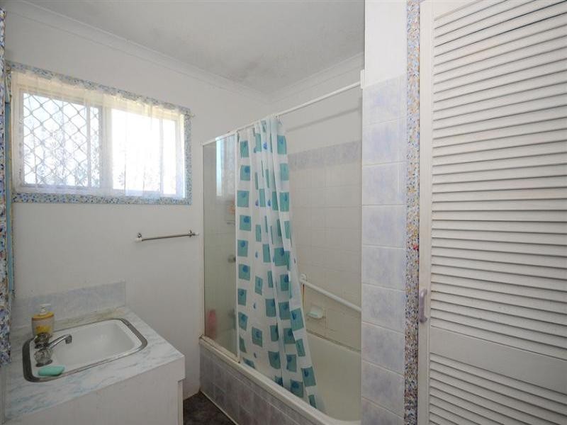 7 Saunders Street, Point Vernon QLD 4655