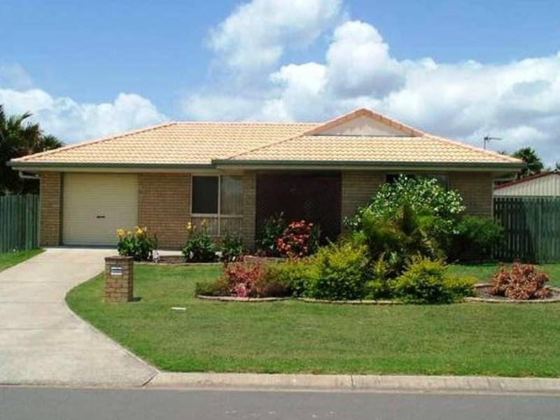 12 Hood Street, Urangan QLD 4655