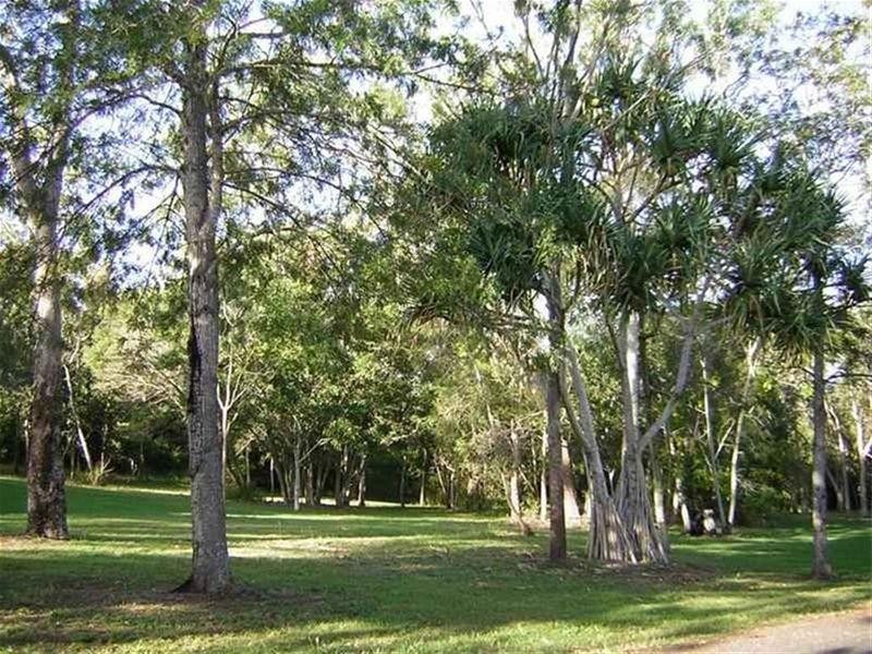 1 Parraweena Court, Point Vernon QLD 4655