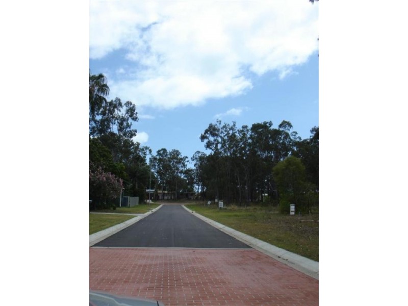 1 Parraweena Court, Point Vernon QLD 4655