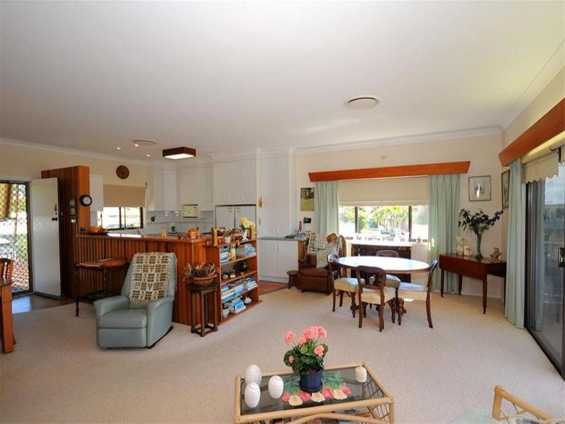 31 Flinders Street, Point Vernon QLD 4655