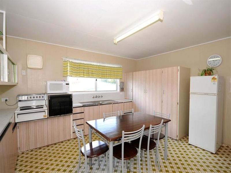 4 Churchill Street, Urangan QLD 4655