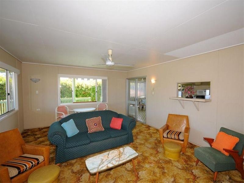 4 Churchill Street, Urangan QLD 4655