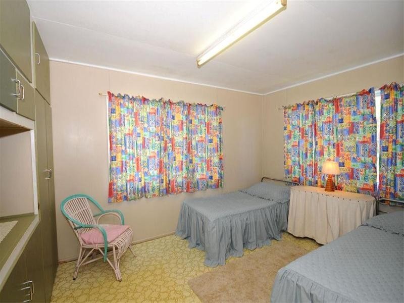 4 Churchill Street, Urangan QLD 4655