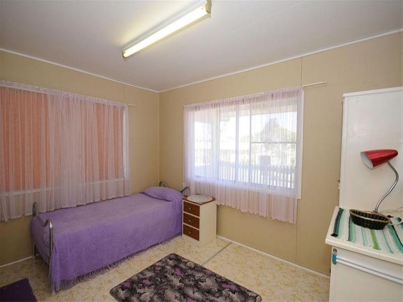 4 Churchill Street, Urangan QLD 4655