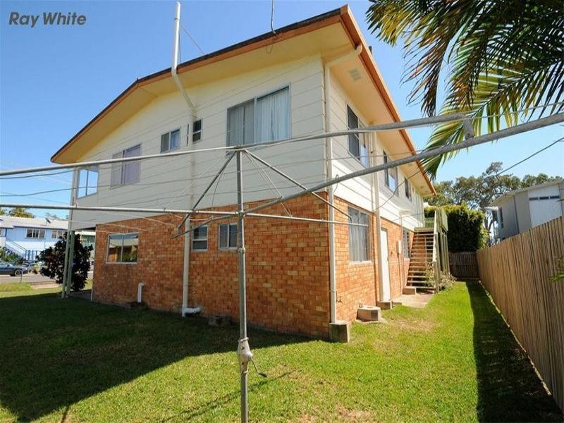 4 Churchill Street, Urangan QLD 4655