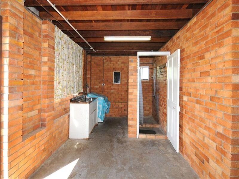 4 Churchill Street, Urangan QLD 4655