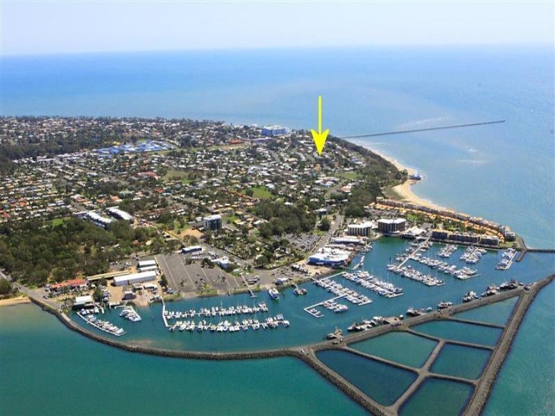 66 Kent Street, Urangan QLD 4655