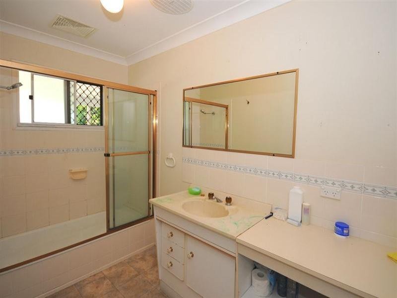 66 Kent Street, Urangan QLD 4655