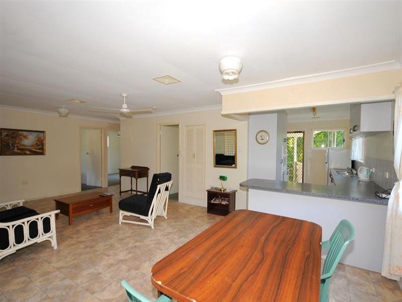 66 Kent Street, Urangan QLD 4655