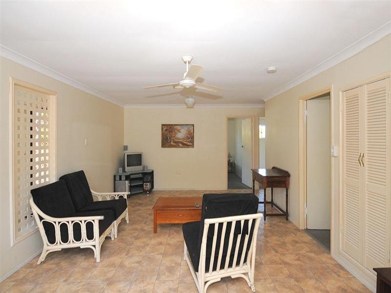 66 Kent Street, Urangan QLD 4655