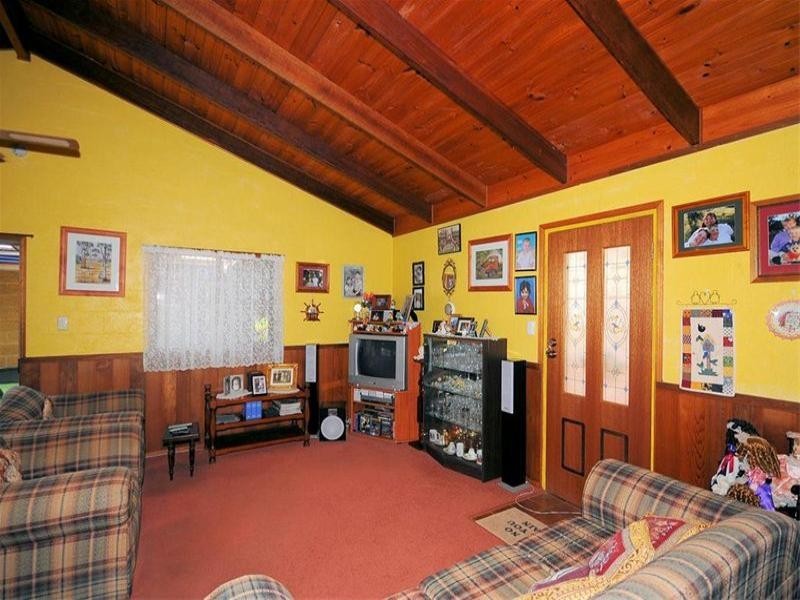 62 Limpus Street, Urangan QLD 4655