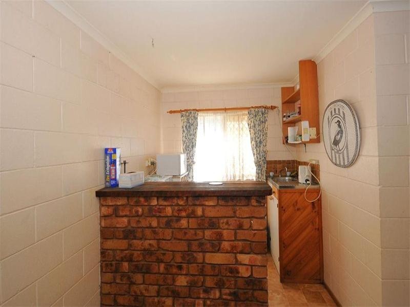 62 Limpus Street, Urangan QLD 4655