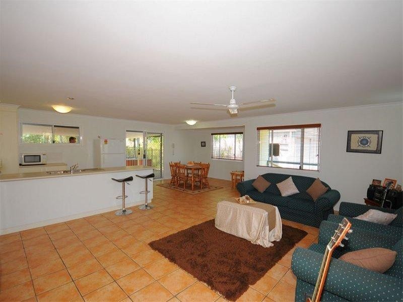 21 Windsor Way, Urraween QLD 4655