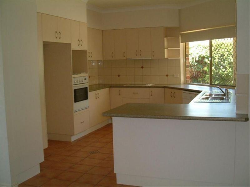 5 Ochina Court, Kawungan QLD 4655