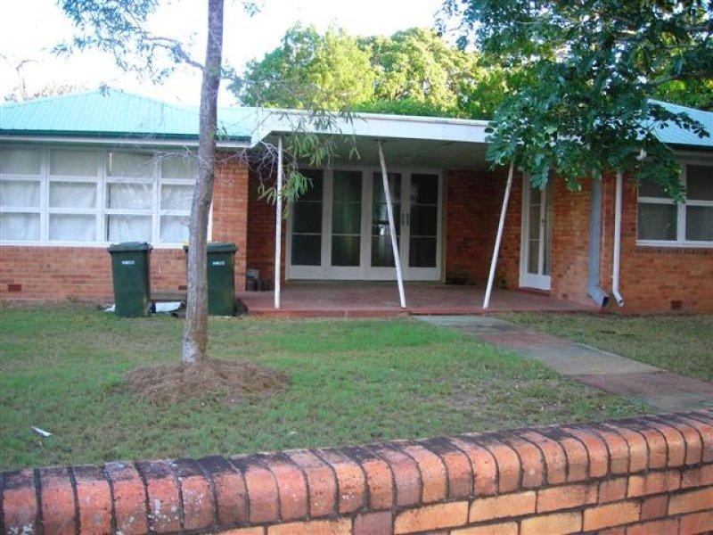526 Esplanade, Urangan QLD 4655